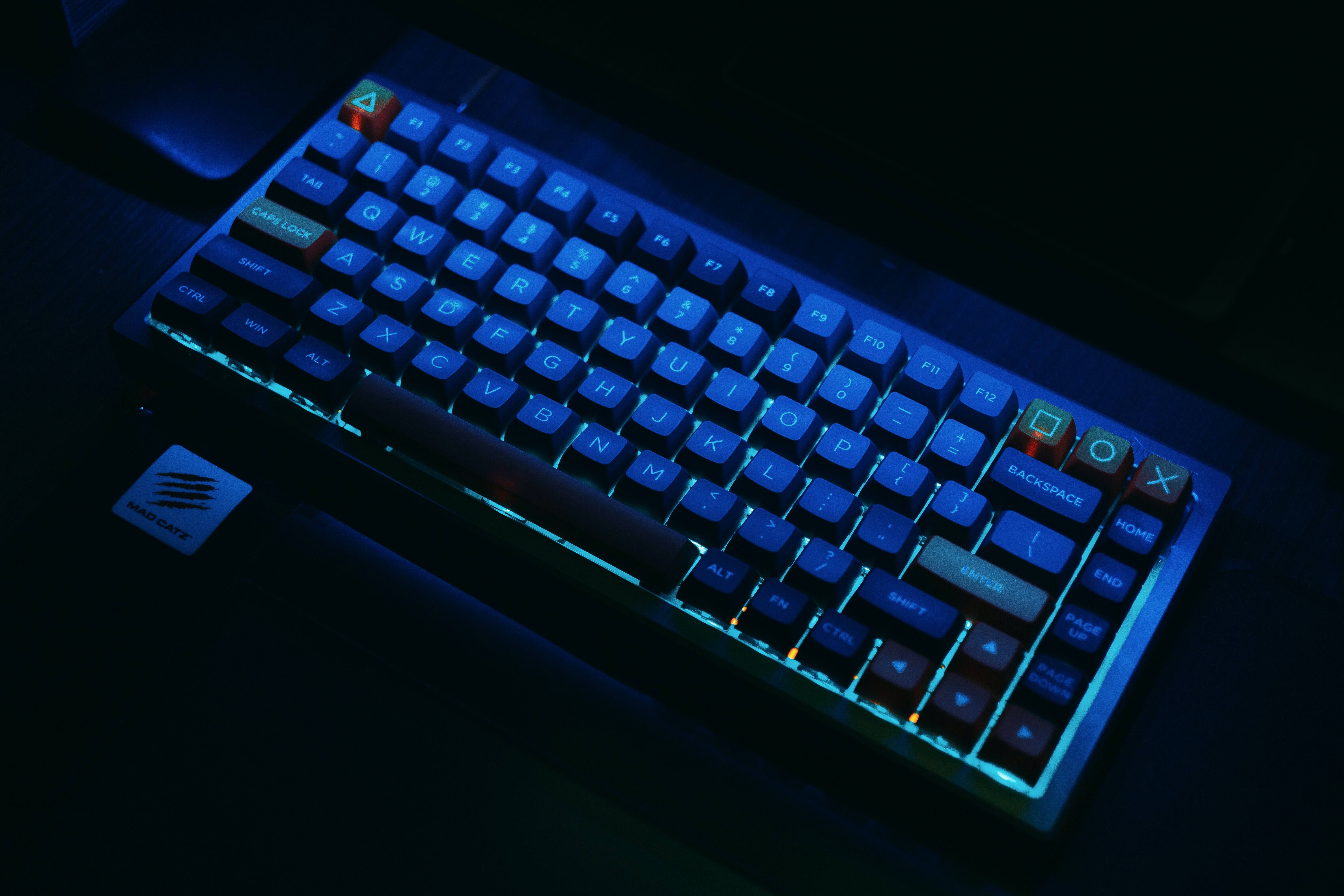Free download Mechanical keyboard keyboard simple background 4K wallpaper, Wallpaper(s) website provided.