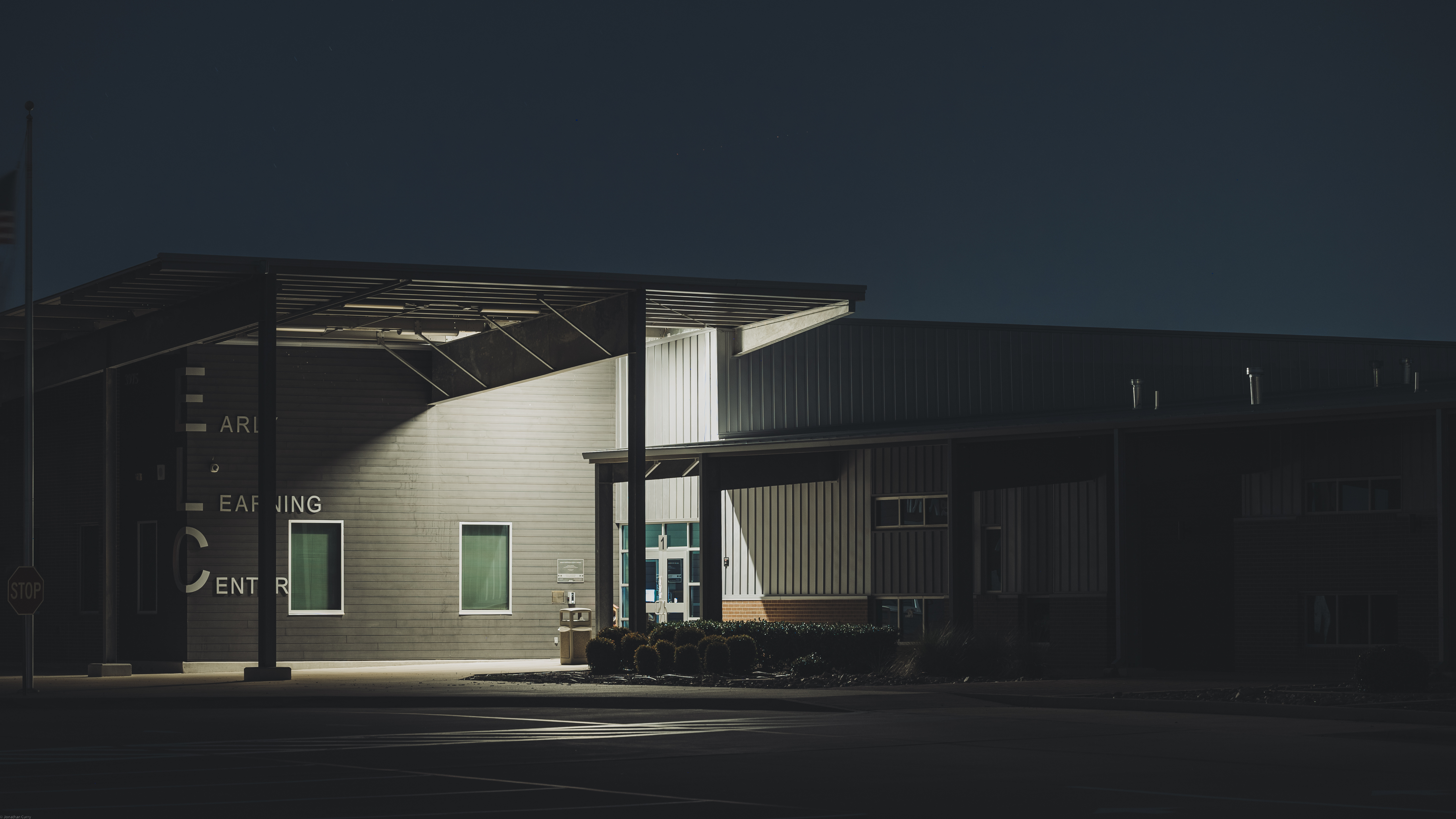 Free download Photography City Architecture Night Modern Silence 4K Wallpaper, Wallpaper(s) website provided.