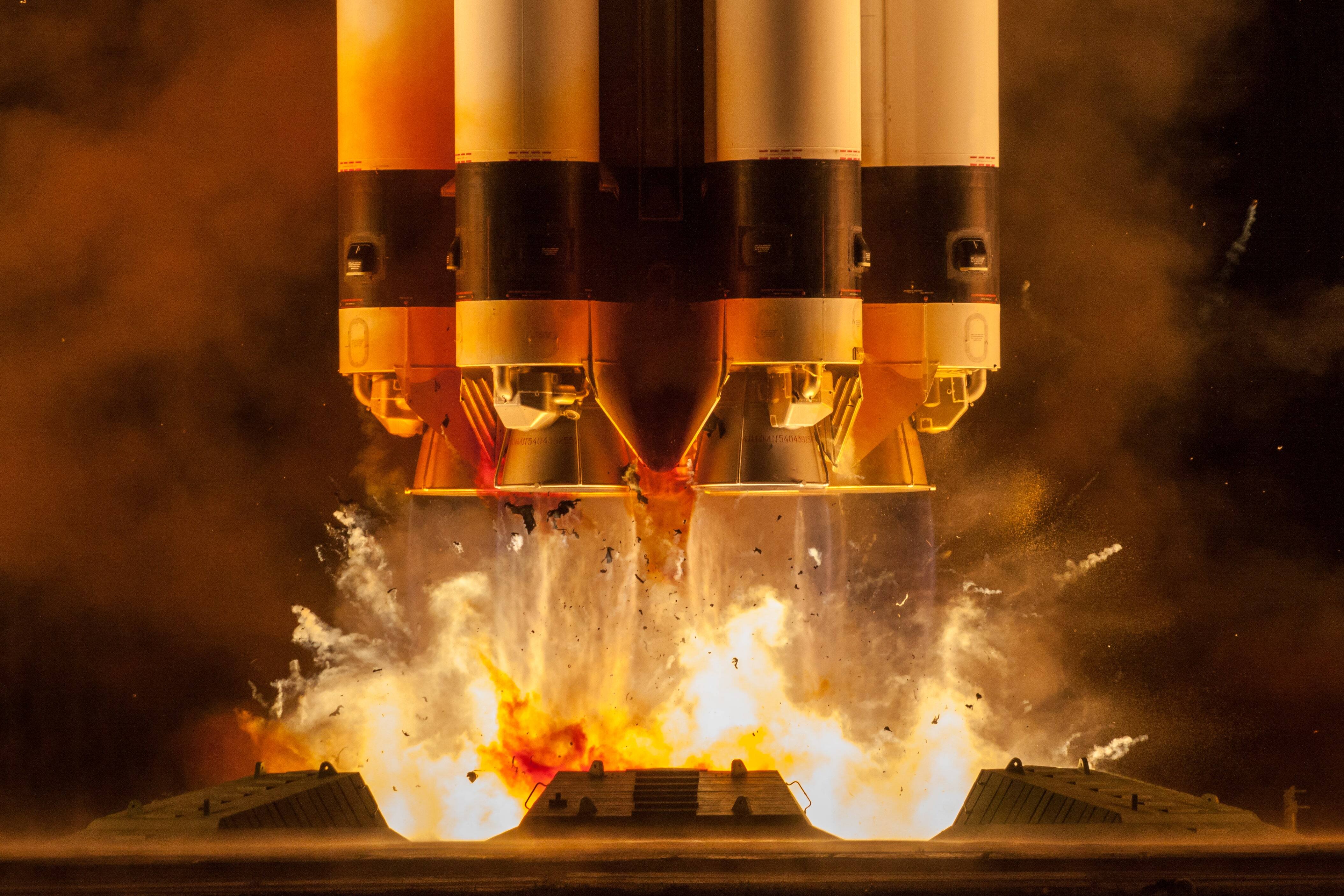 Free download Russian spaceship Proton Rocket Launch Computer Wallpaper 4K Wallpaper, Wallpaper(s) website provided.