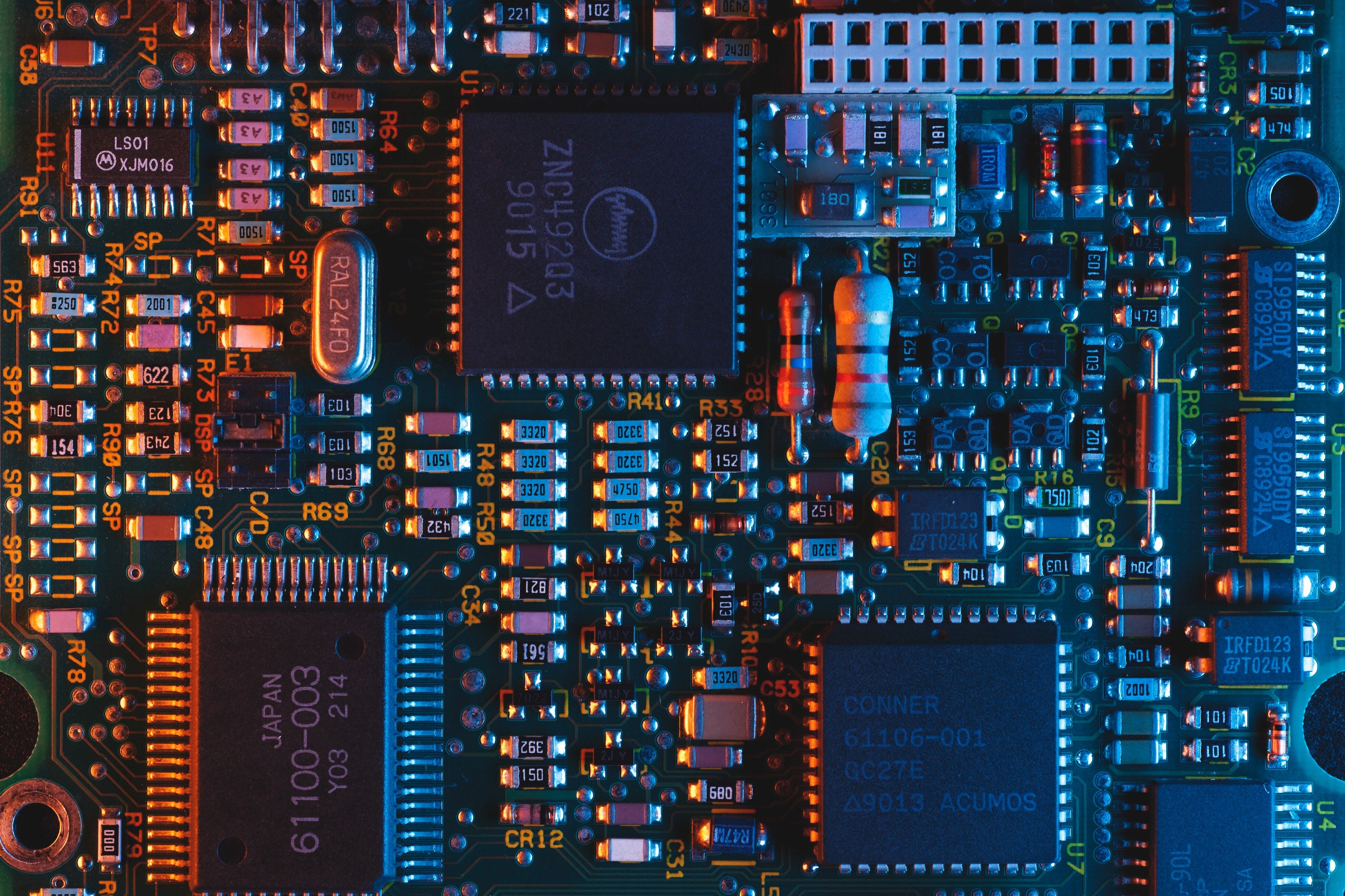 Free download Circuit Board Microchip Printing Circuit Board Technology Hardware Resistance 4K Wallpaper, Wallpaper(s) website provided.