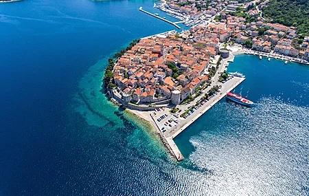 Free download landscape water river boat car house building city landscape pier trees 4K wallpaper, Wallpaper(s) website provided.