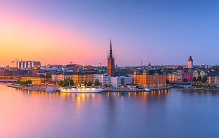 Free download water sky ferry boat light light sunset city landscape architecture sunlight 4K wallpaper, Wallpaper(s) website provided.