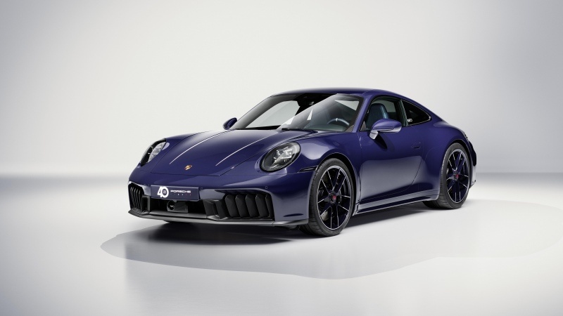 Free download Porsche 911 Carrera GTS 2025 5K Special Edition White background, Wallpaper(s) website provided.