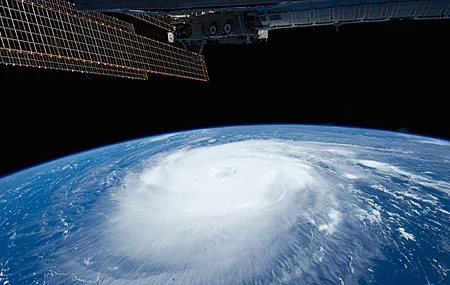 Free download hurricane cloud earth space nature planet storm international space station universe computer wallpaper 4k wallpaper, Wallpaper & 7wallpaper